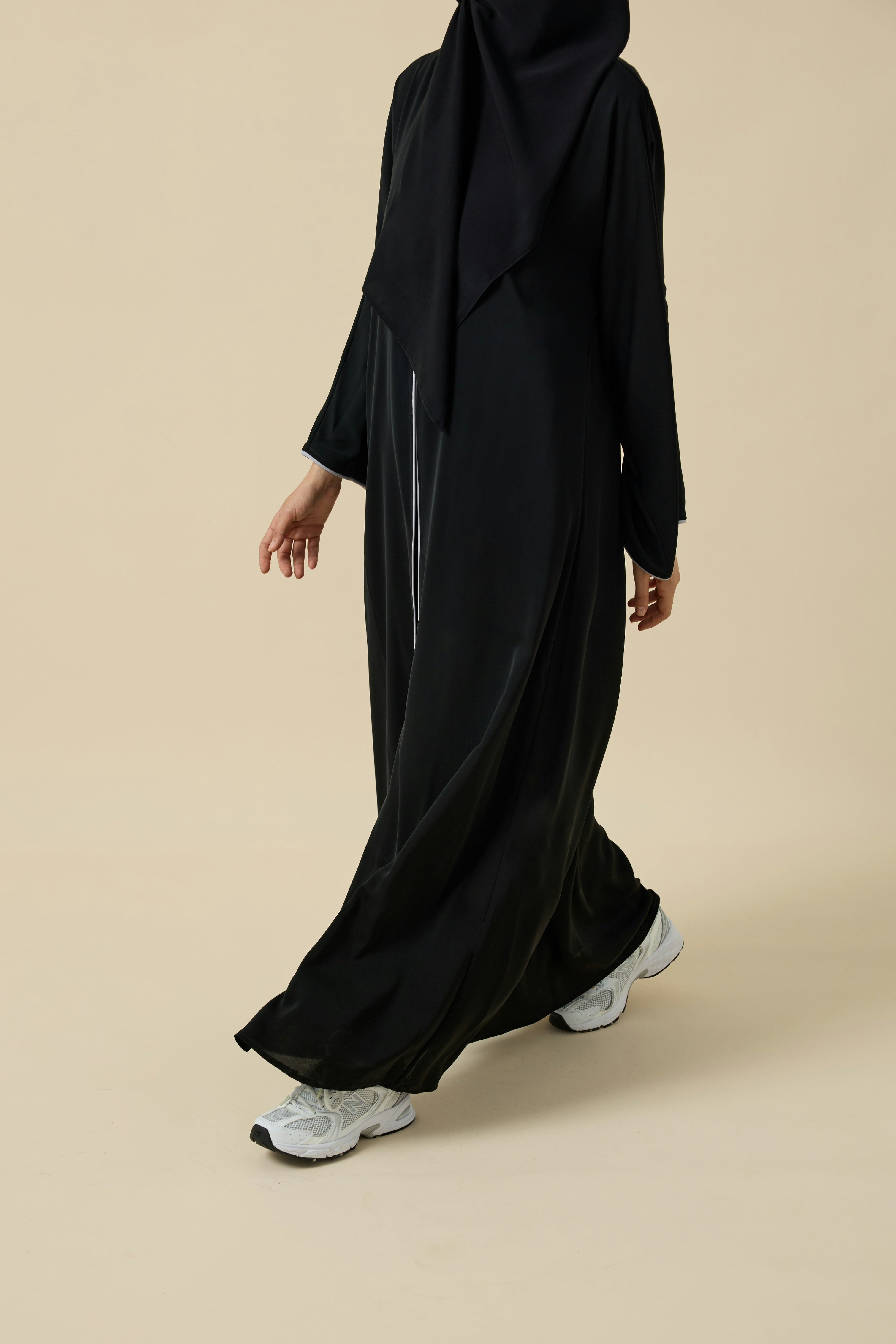 Açık Gri Biyeli Abaya Hubab Abaya
