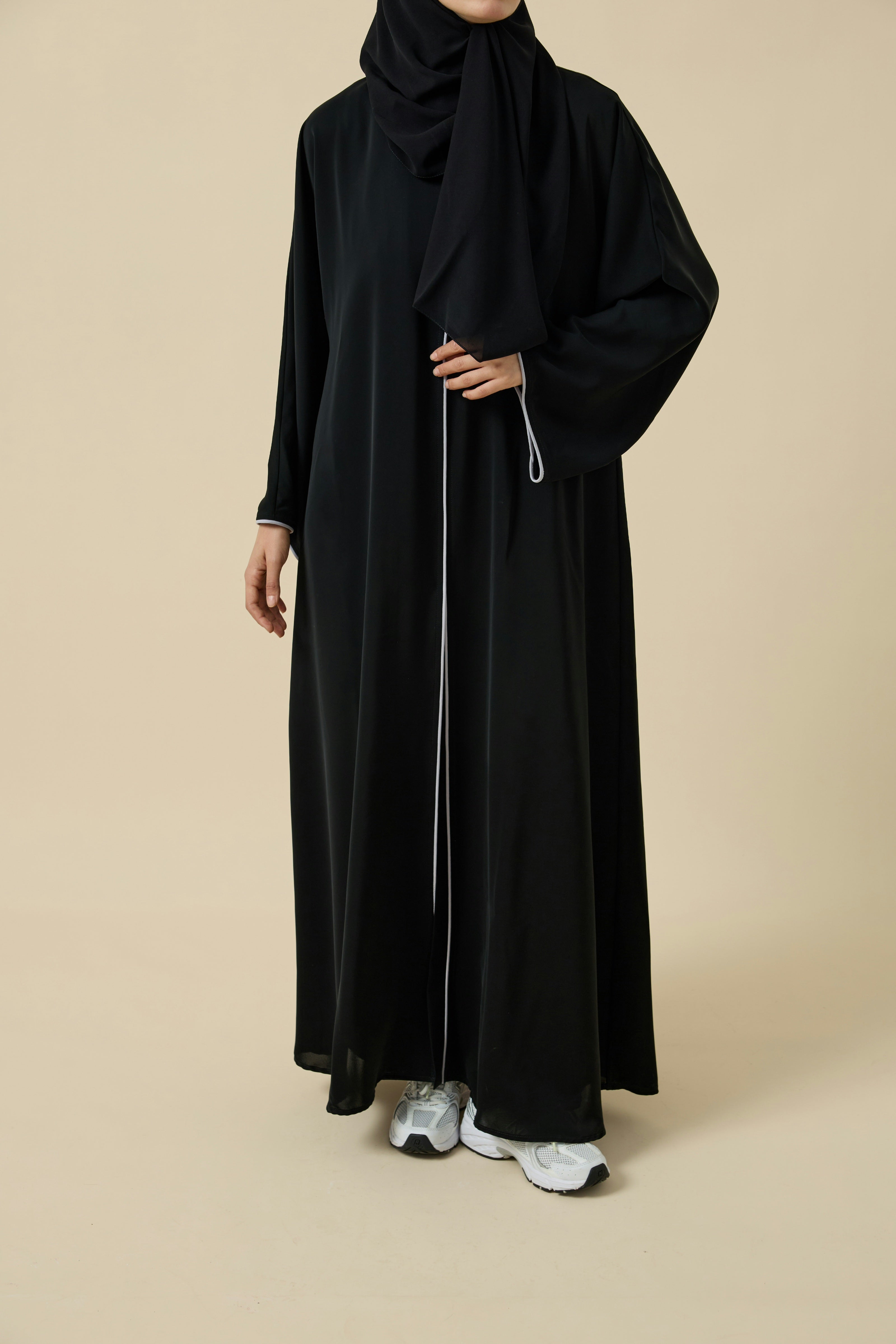 Açık Gri Biyeli Abaya Hubab Abaya