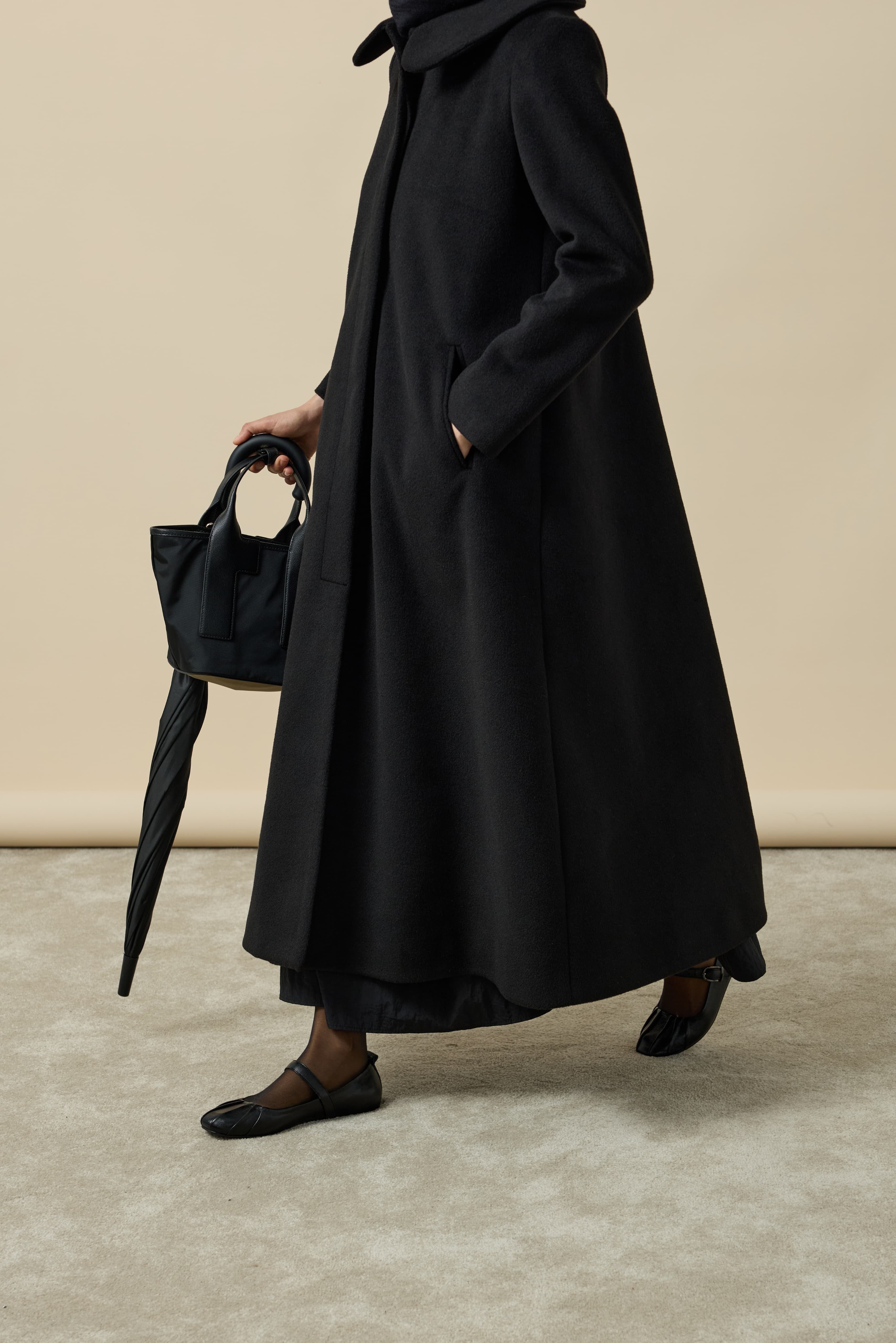 Royal Siyah Kaşe Kaban Hubab Abaya