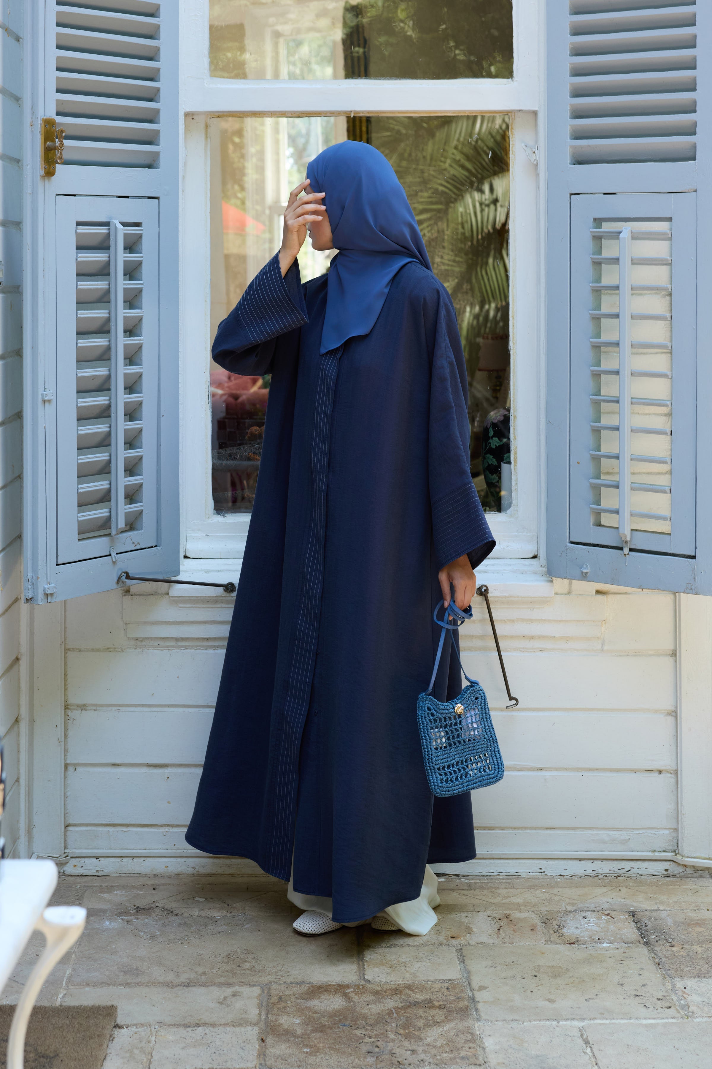 ÇİZGİ DETAYLI LACİVERT TENSEL ABAYA Hubab Abaya
