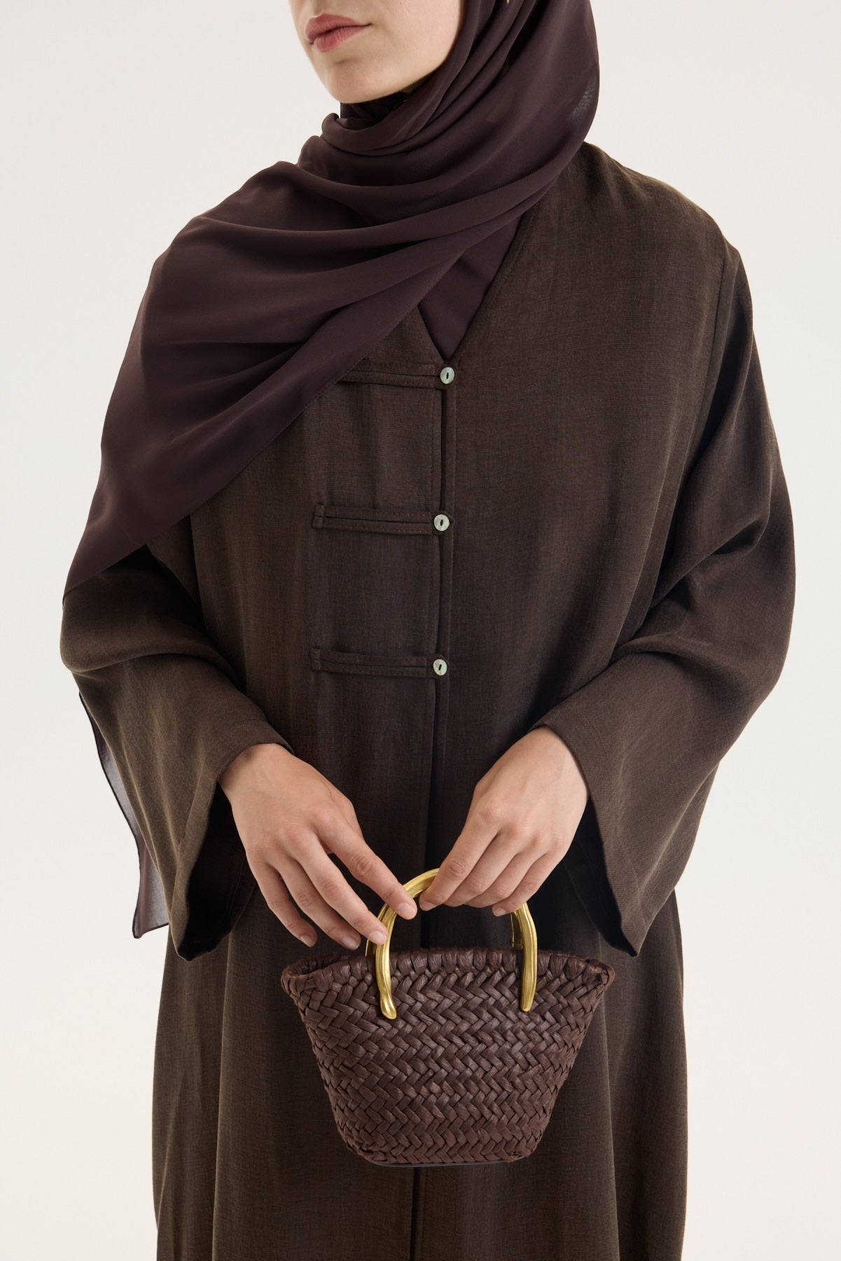 BRİT DETAYLI KAHVERENGİ KUPRA ABAYA Hubab Abaya