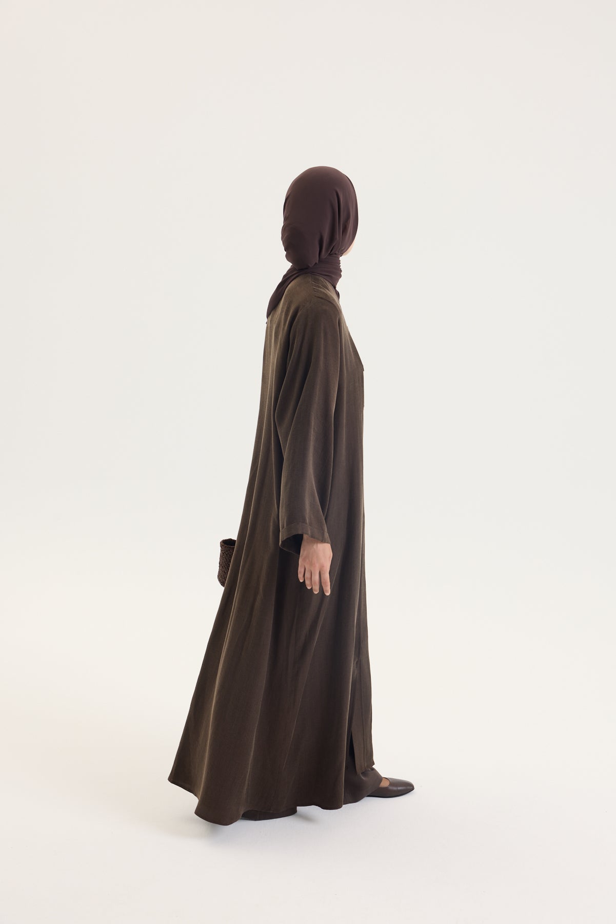 BRİT DETAYLI KAHVERENGİ KUPRA ABAYA Hubab Abaya