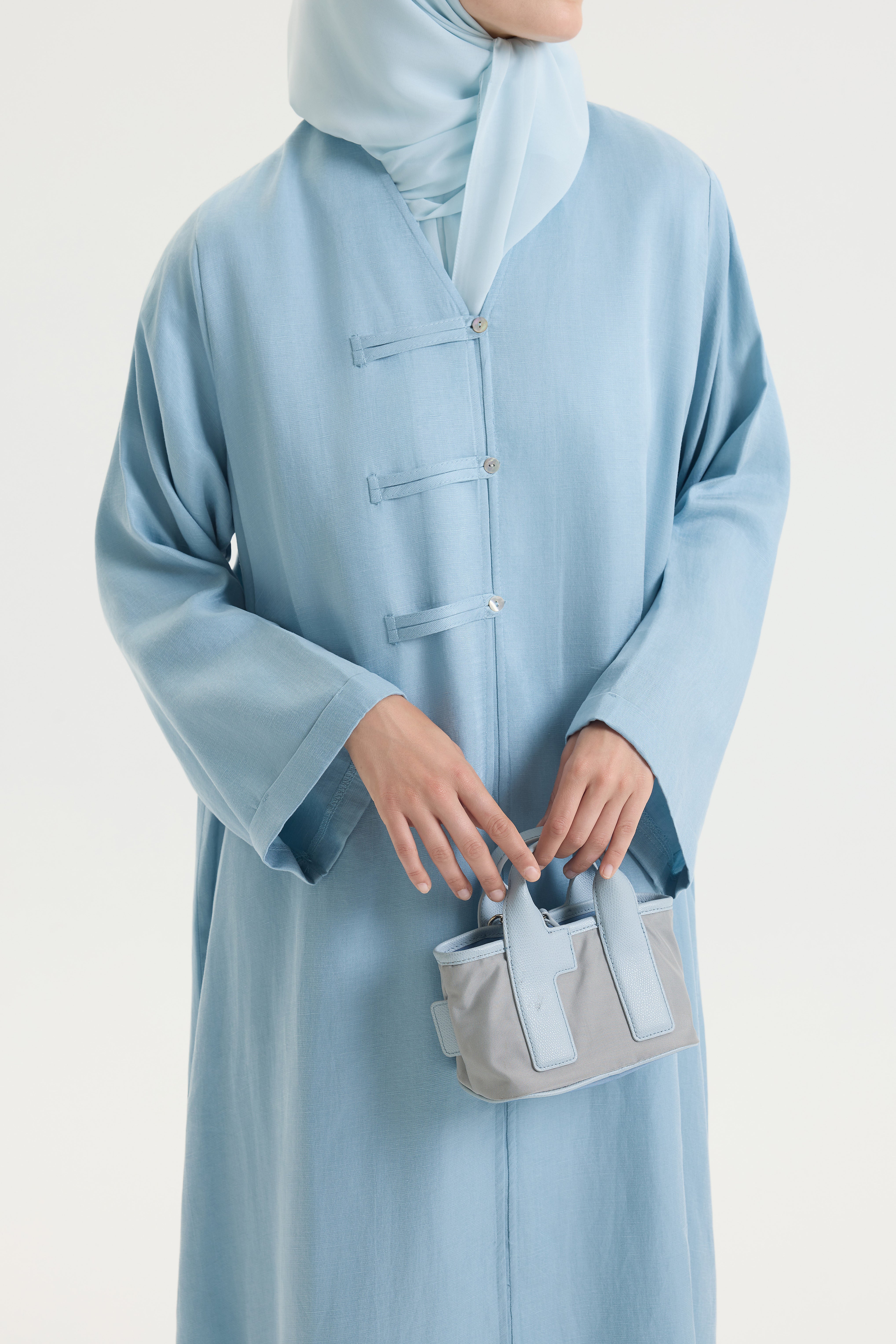 BRİT DETAYLI MAVİ KUPRA ABAYA Hubab Abaya