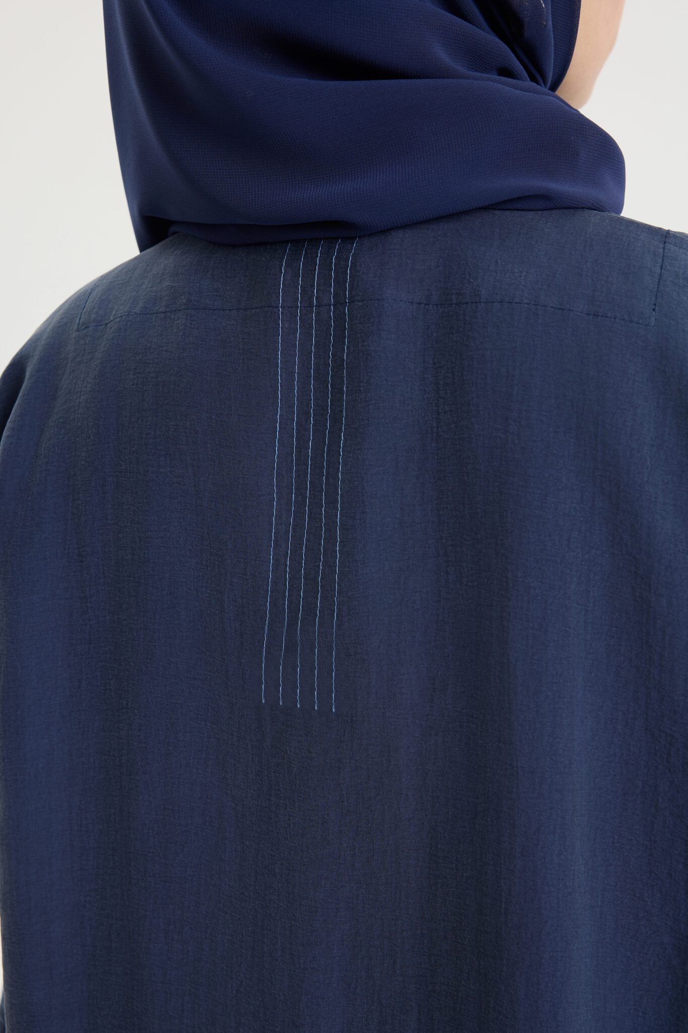 ÇİZGİ DETAYLI LACİVERT TENSEL ABAYA Hubab Abaya