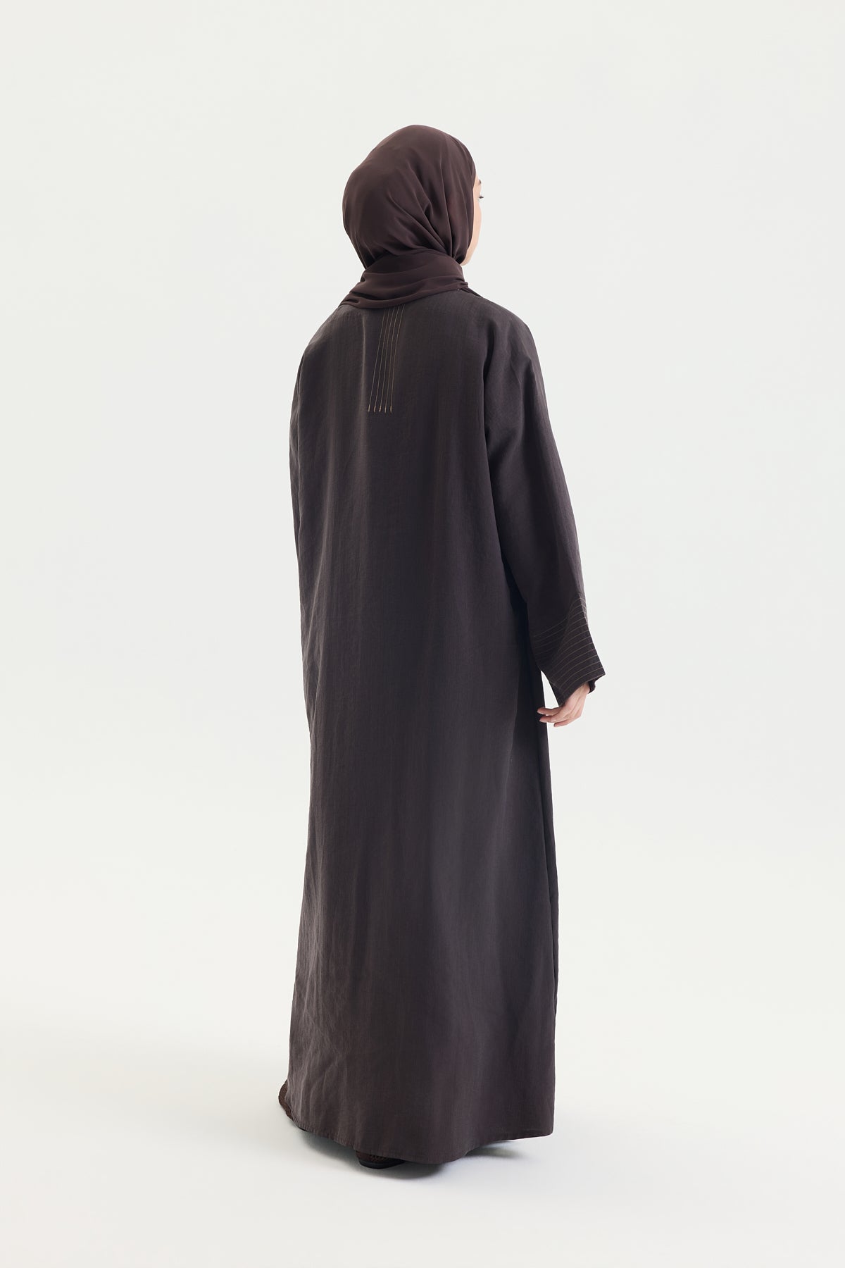 ÇİZGİ DETAYLI KAHVERENGİ TENSEL ABAYA Hubab Abaya