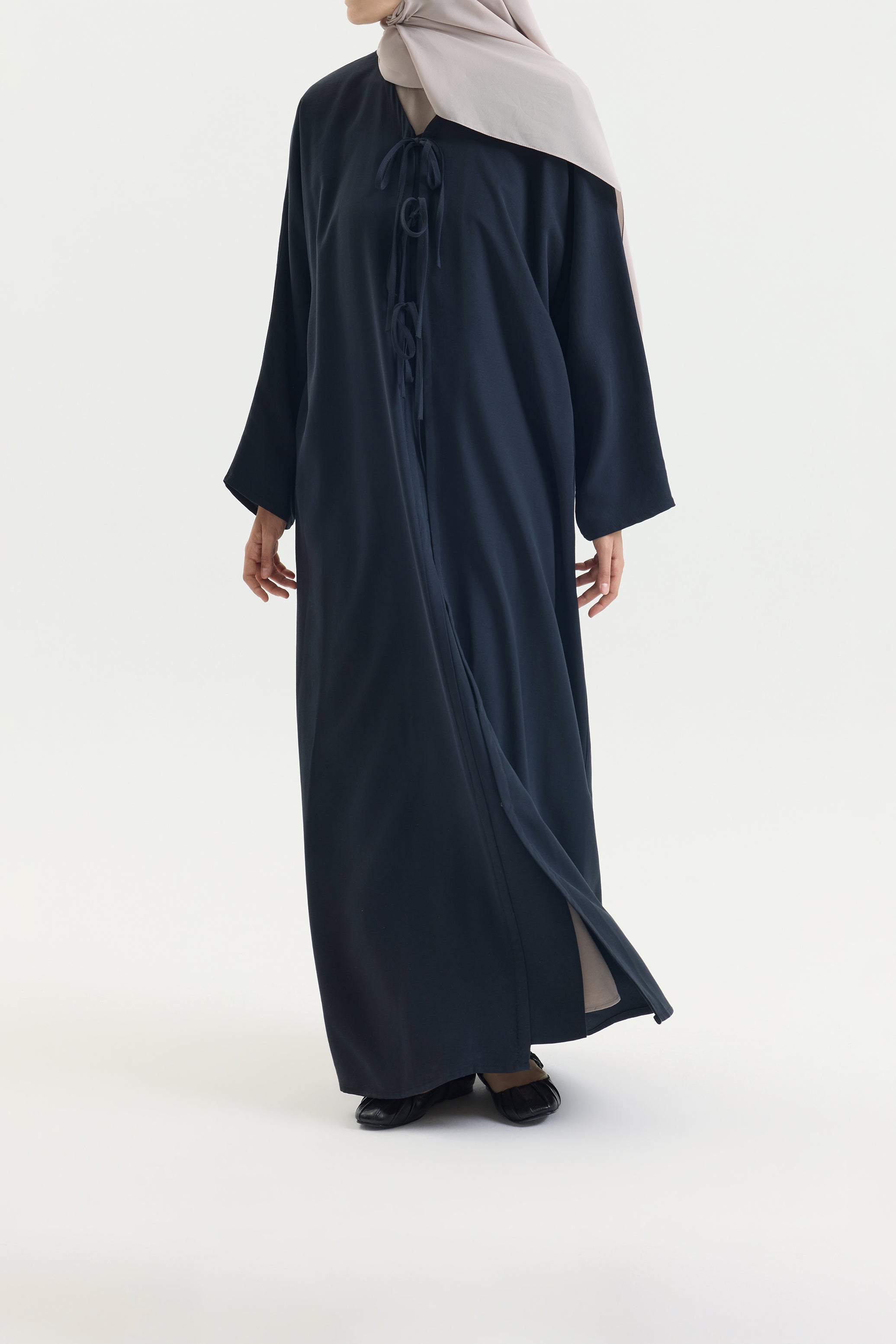 Önden Bağlamalı Siyah Bow Abaya Hubab Abaya
