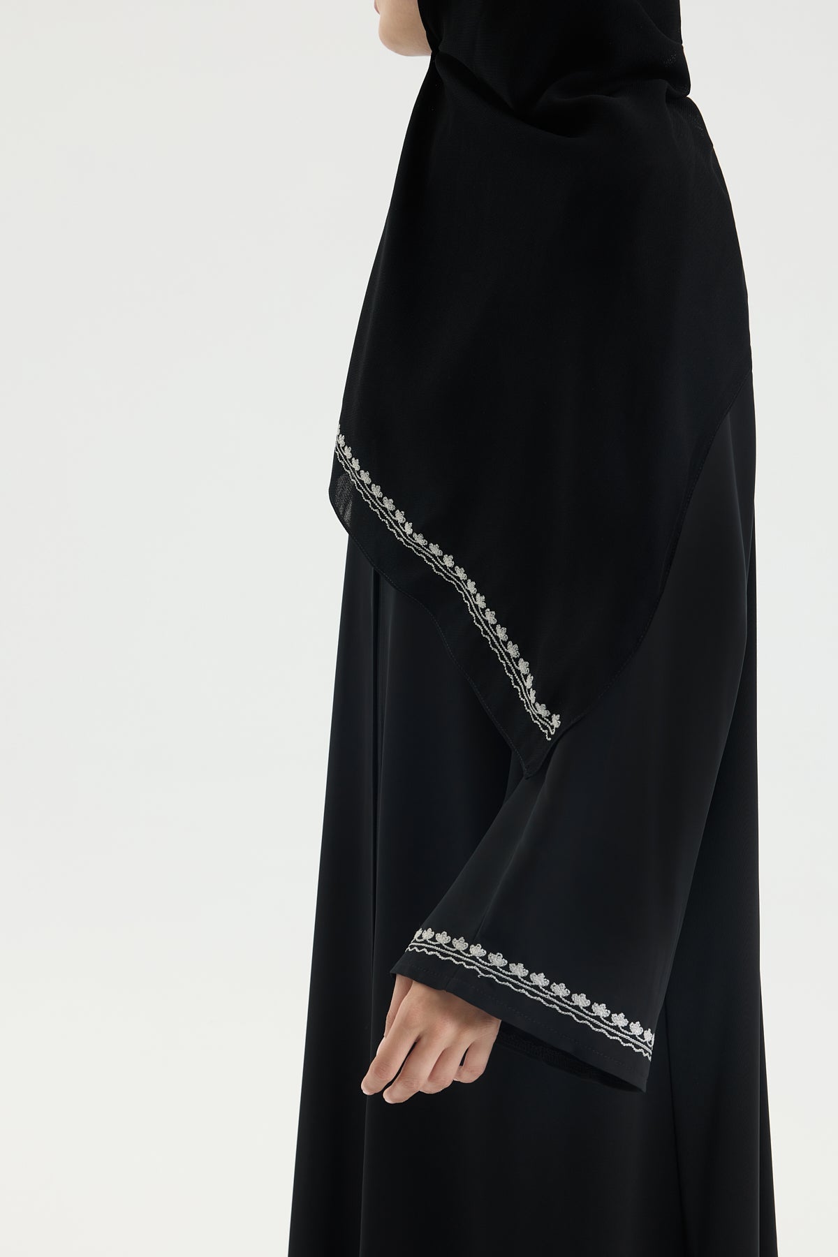 Exclusive Japon İpeği Yonca Nakış Abaya Hubab Abaya