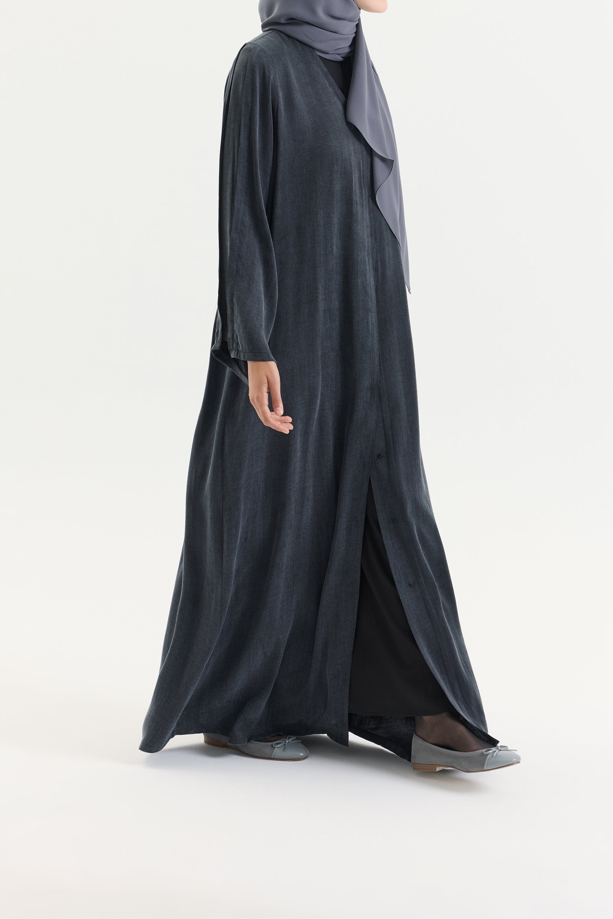 Essential Siyah Abaya Hubab Abaya