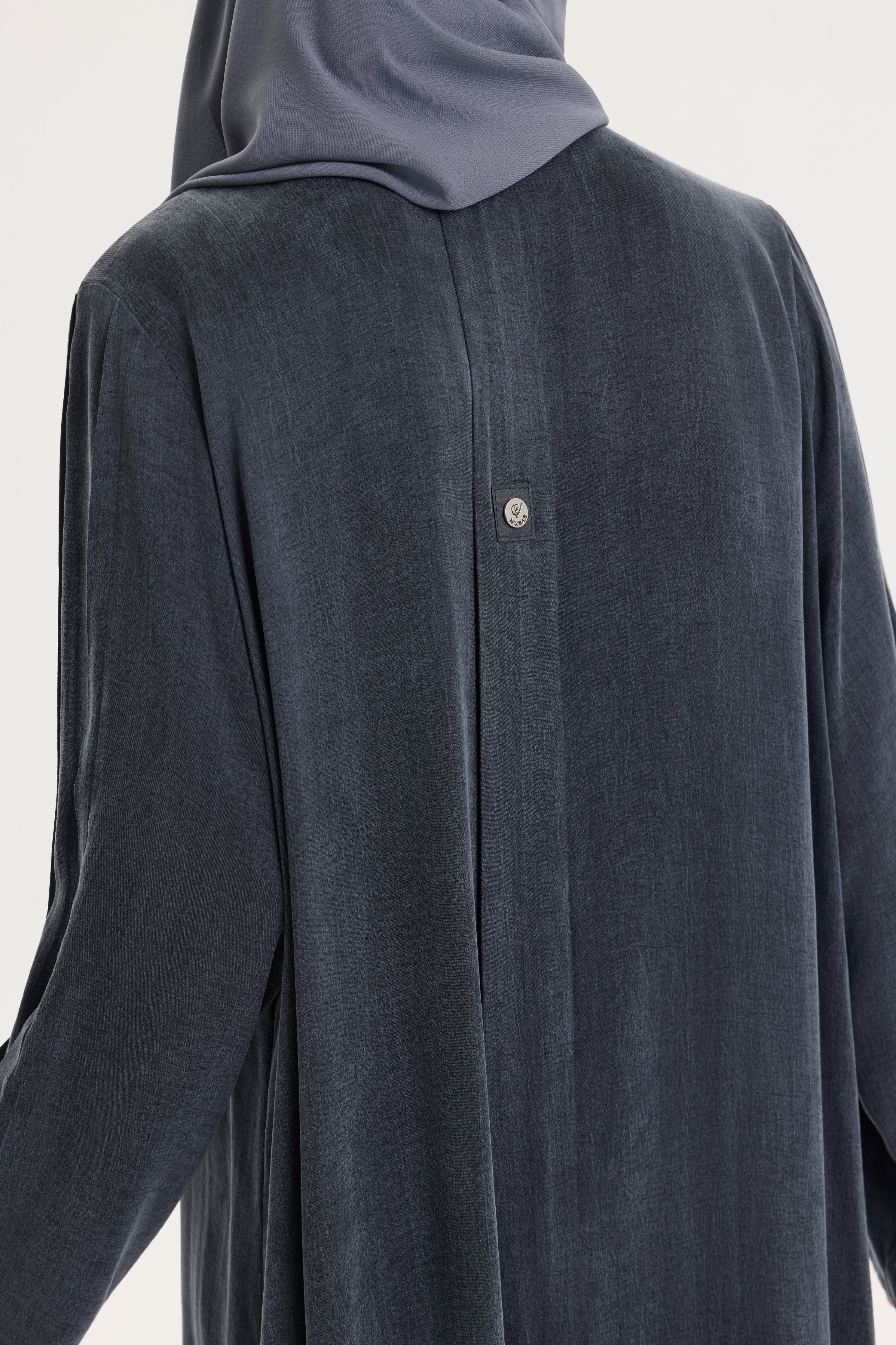 Essential Siyah Abaya Hubab Abaya