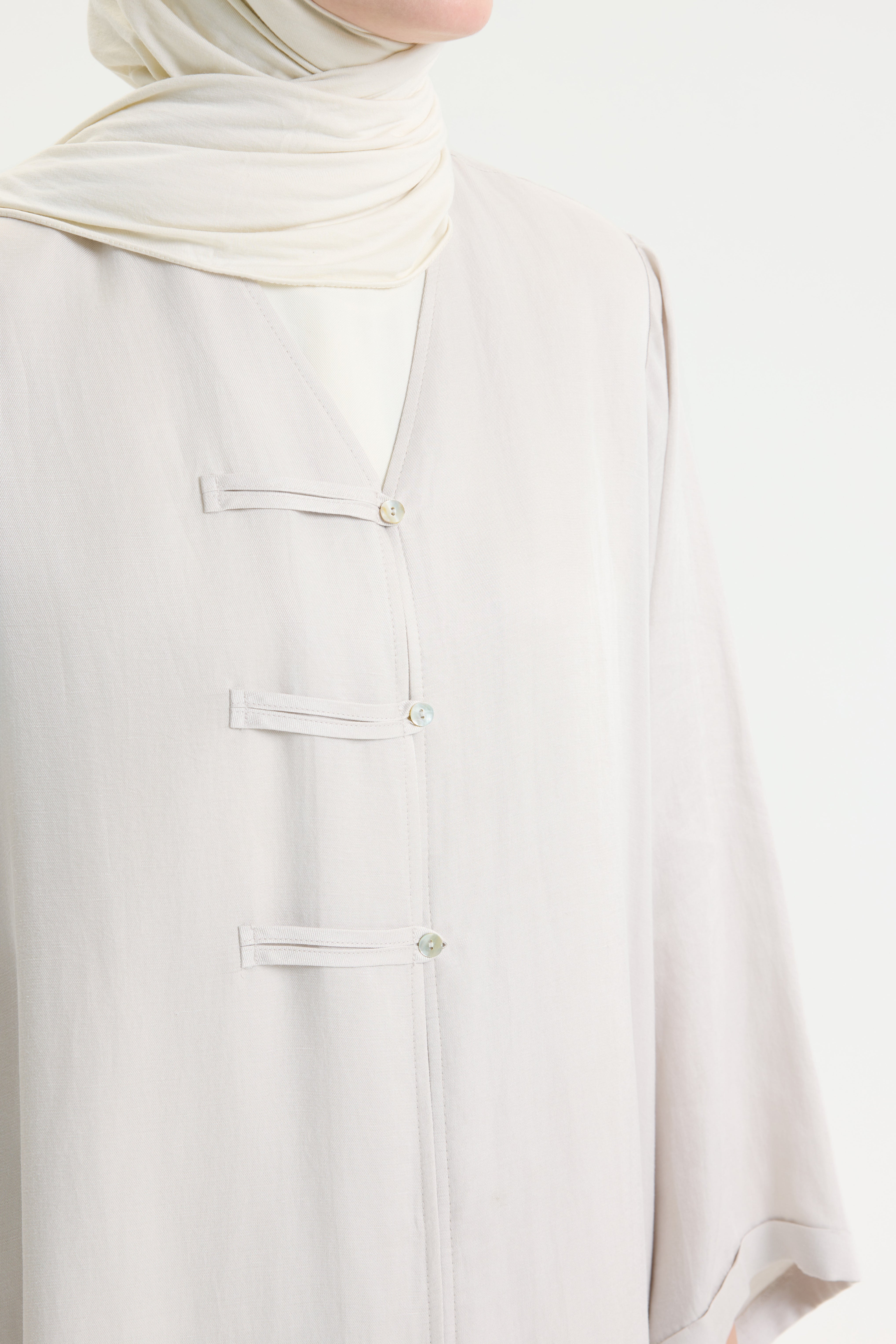 BRİT DETAYLI SEDEF KUPRA ABAYA Hubab Abaya