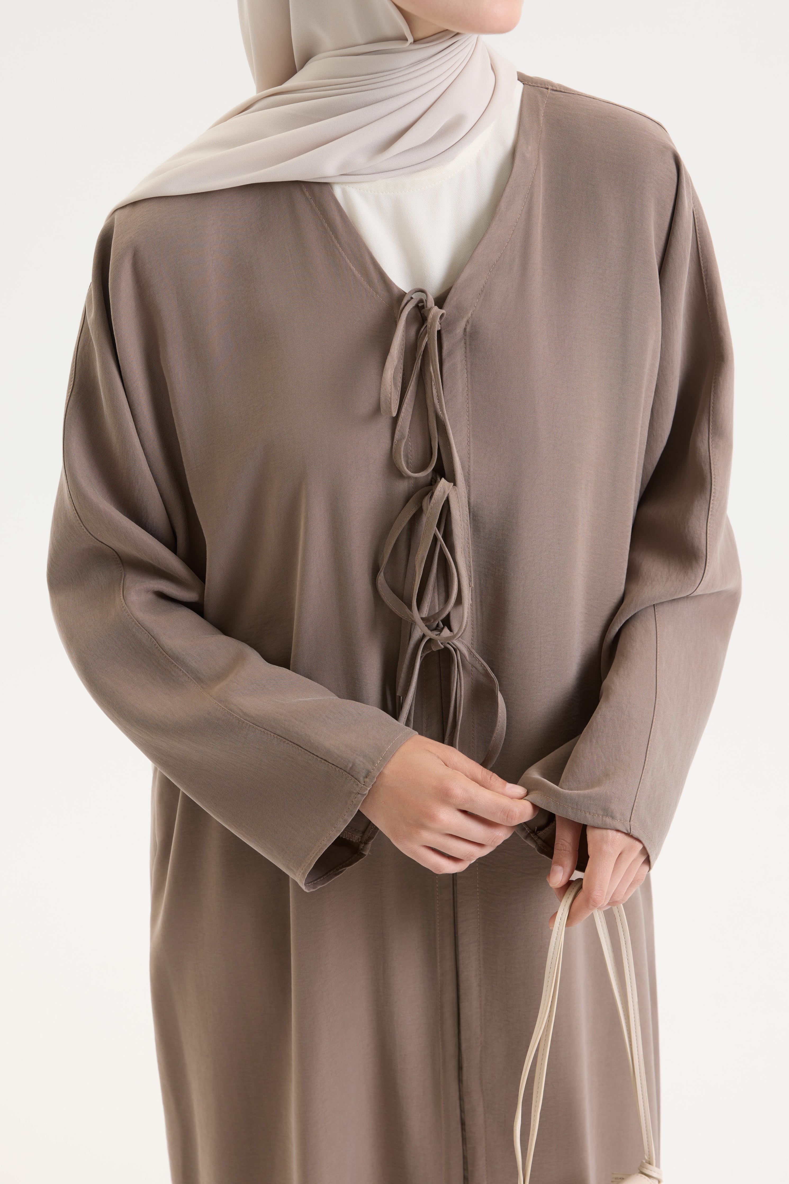 Önden Bağlamalı Vizon Bow Abaya Hubab Abaya