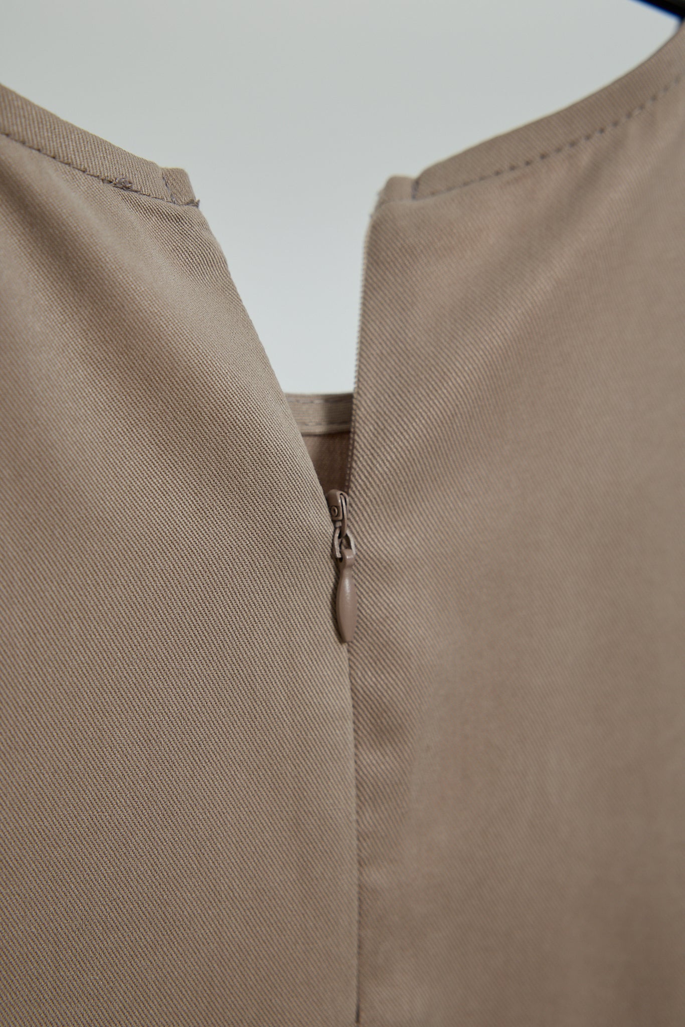 Tensel İpek Taş Rengi Elbise Hubab Abaya