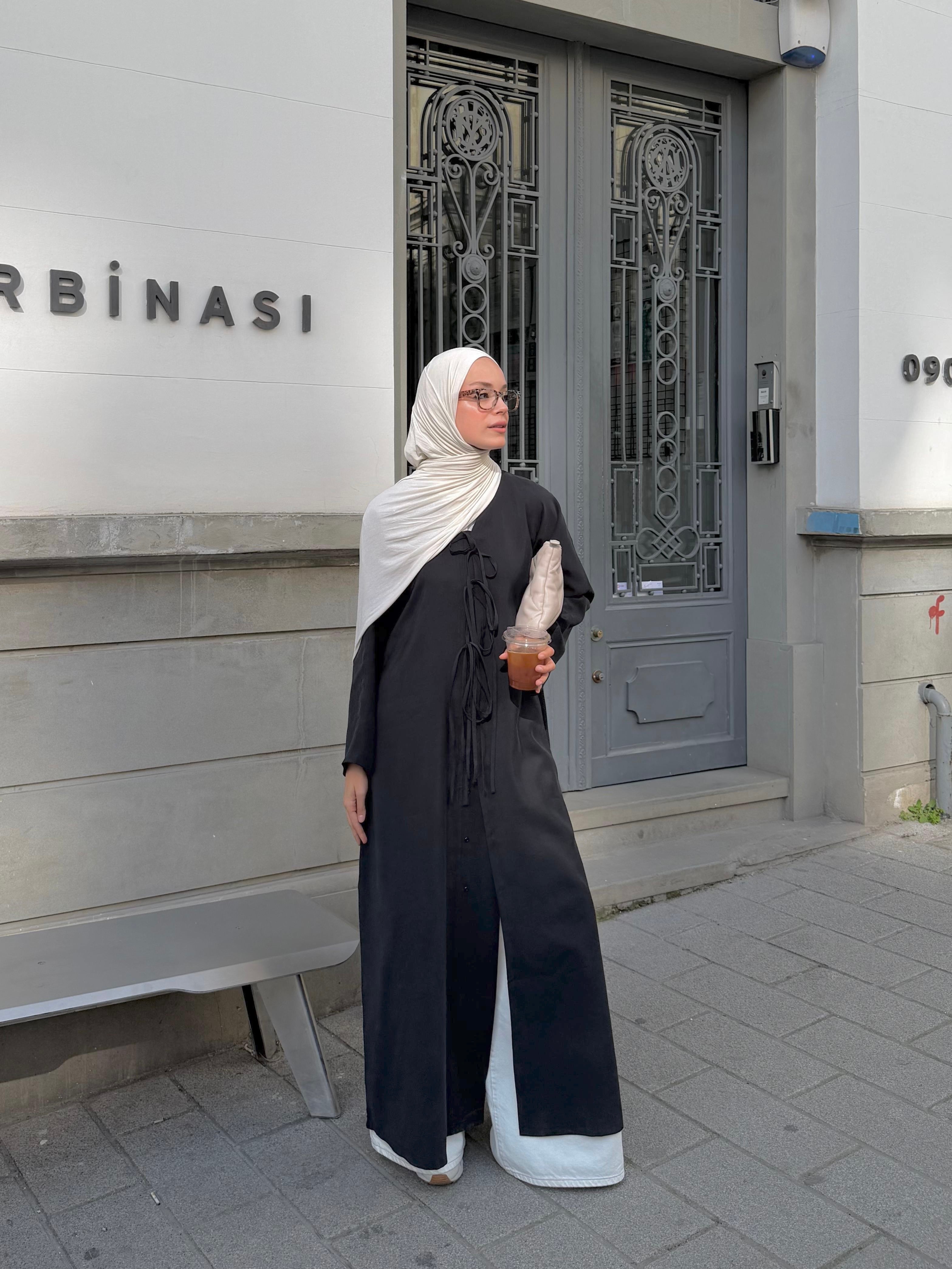 Önden Bağlamalı Bow Abaya (ön sipariş) Hubab Abaya