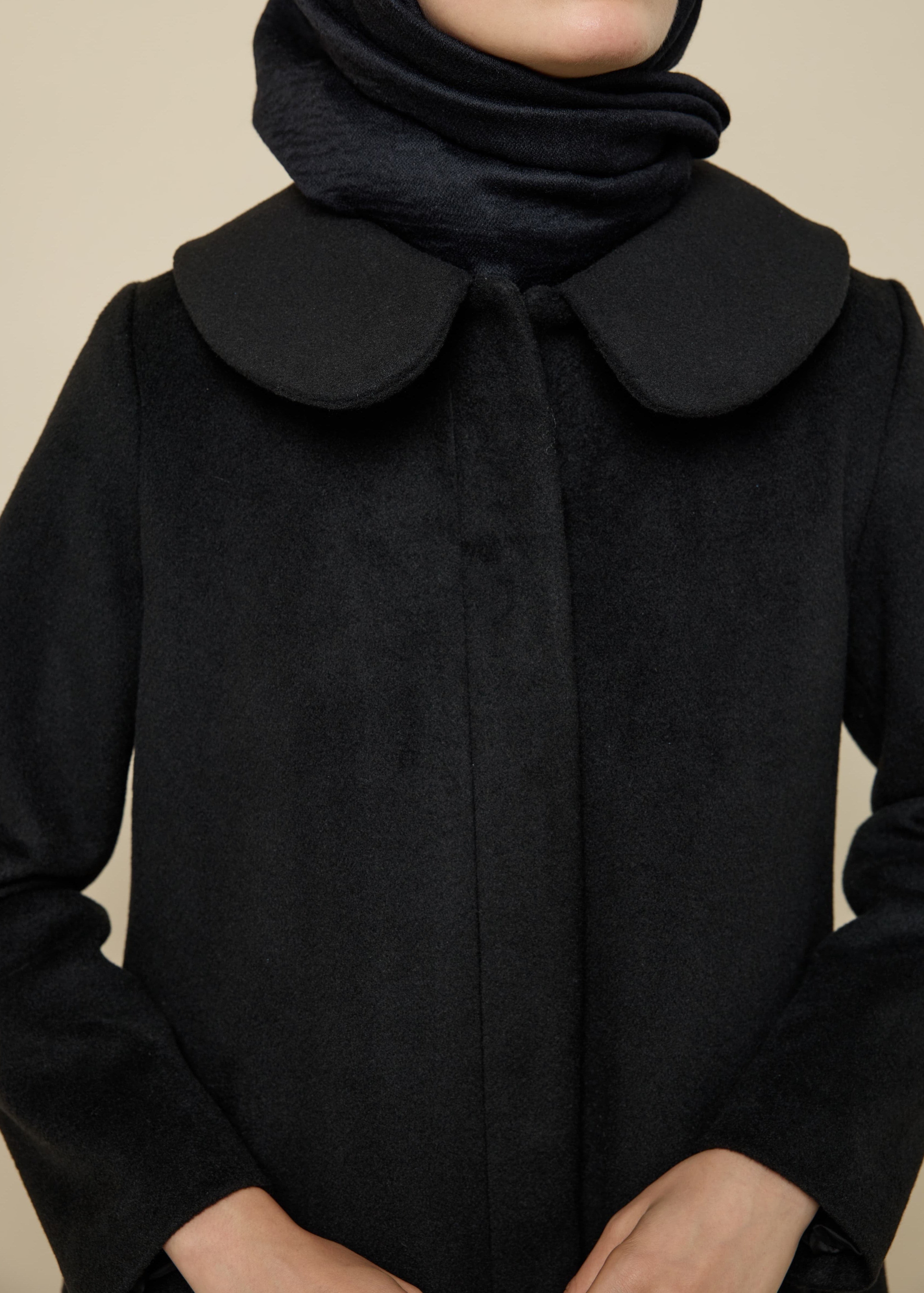 Royal Siyah Kaşe Kaban Hubab Abaya