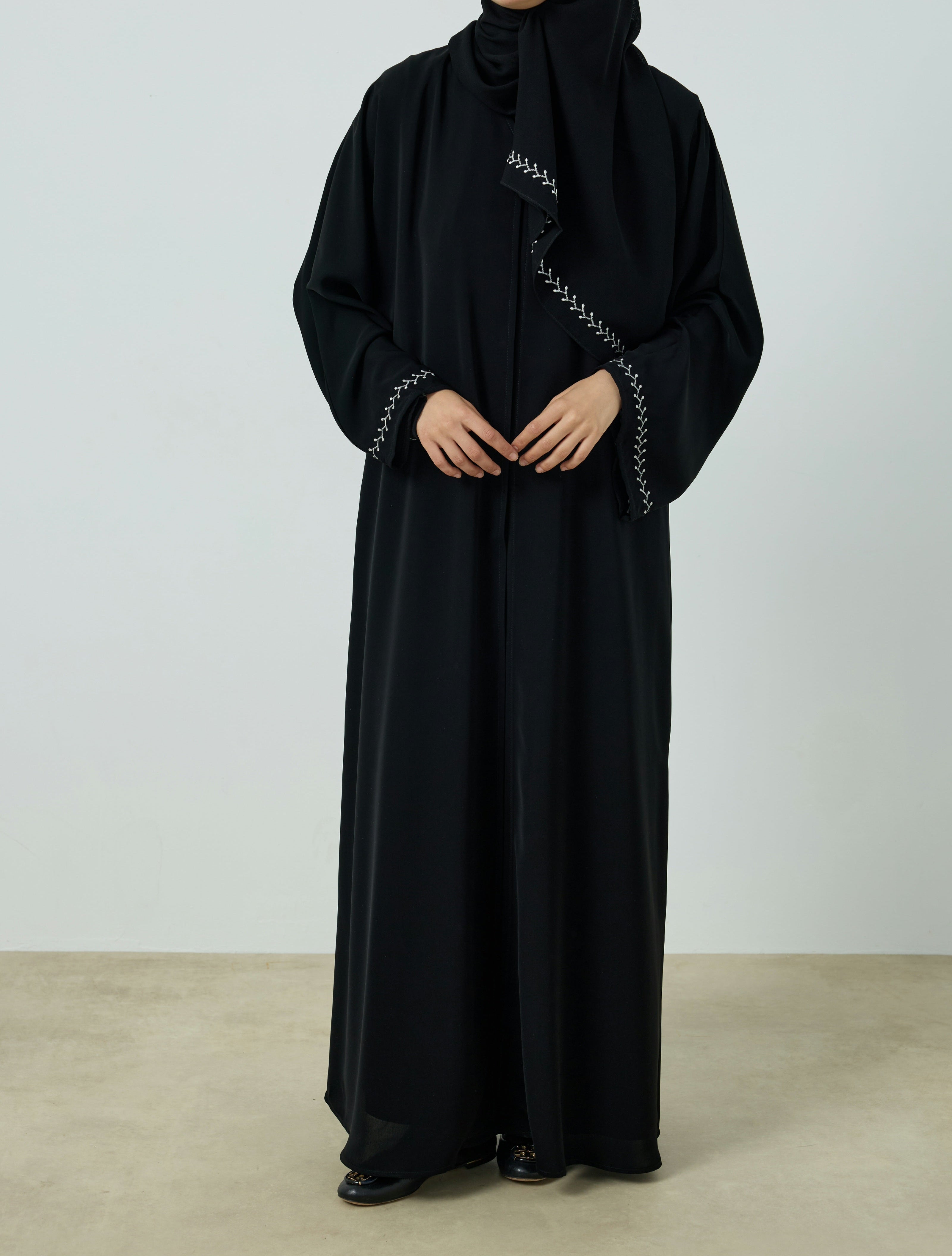 Exclusive Japon İpeği Nakış Abaya