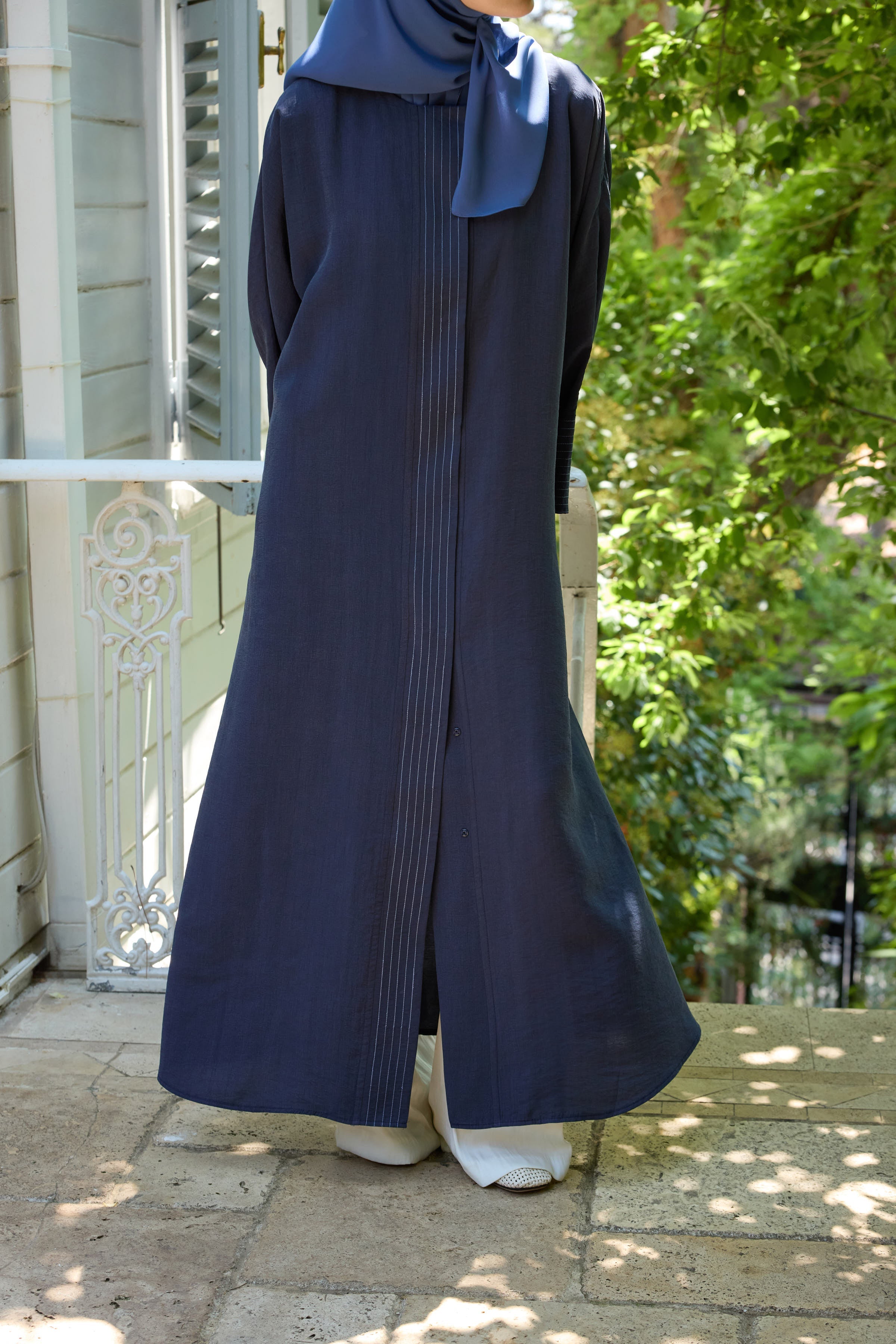 ÇİZGİ DETAYLI LACİVERT TENSEL ABAYA Hubab Abaya