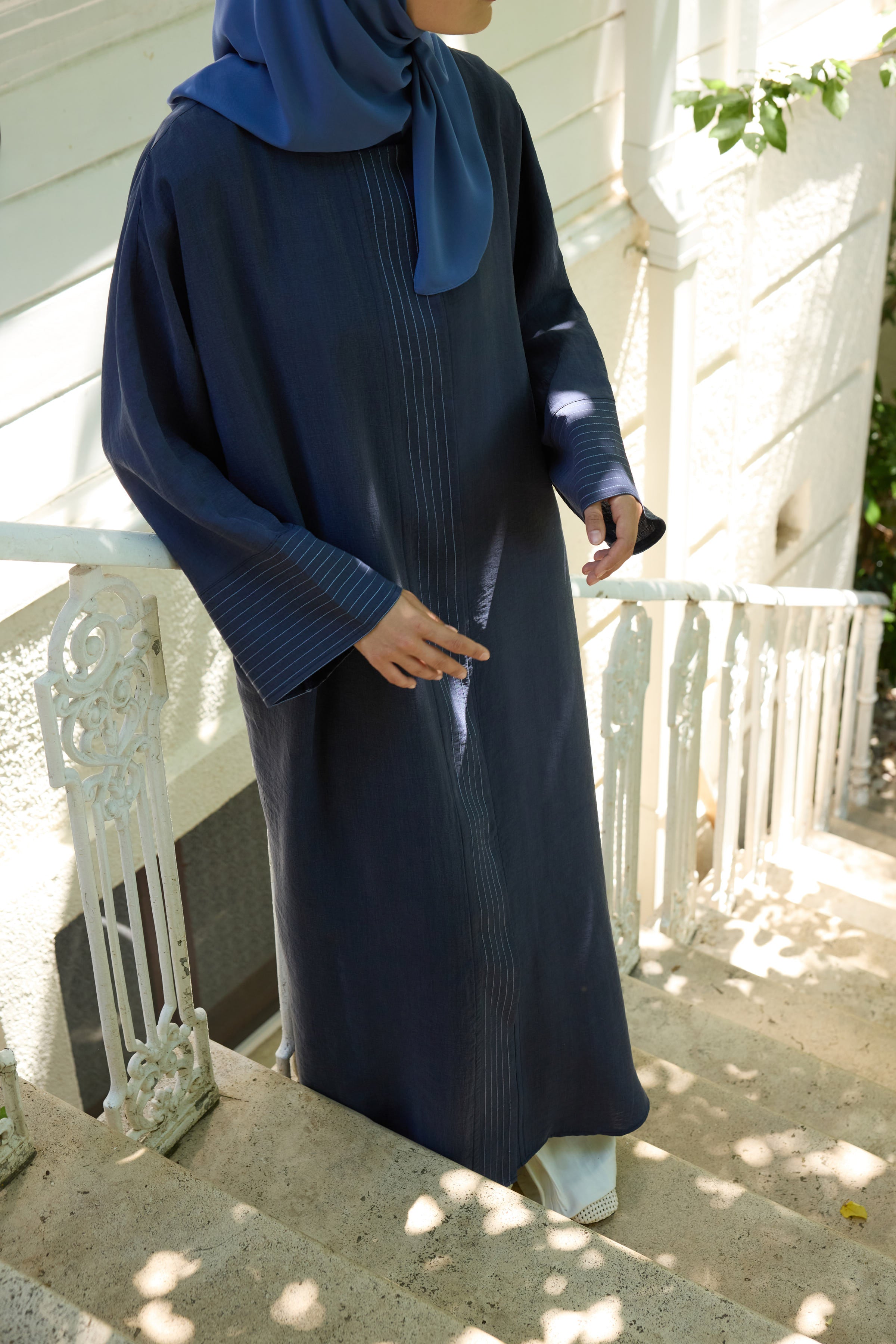ÇİZGİ DETAYLI LACİVERT TENSEL ABAYA Hubab Abaya