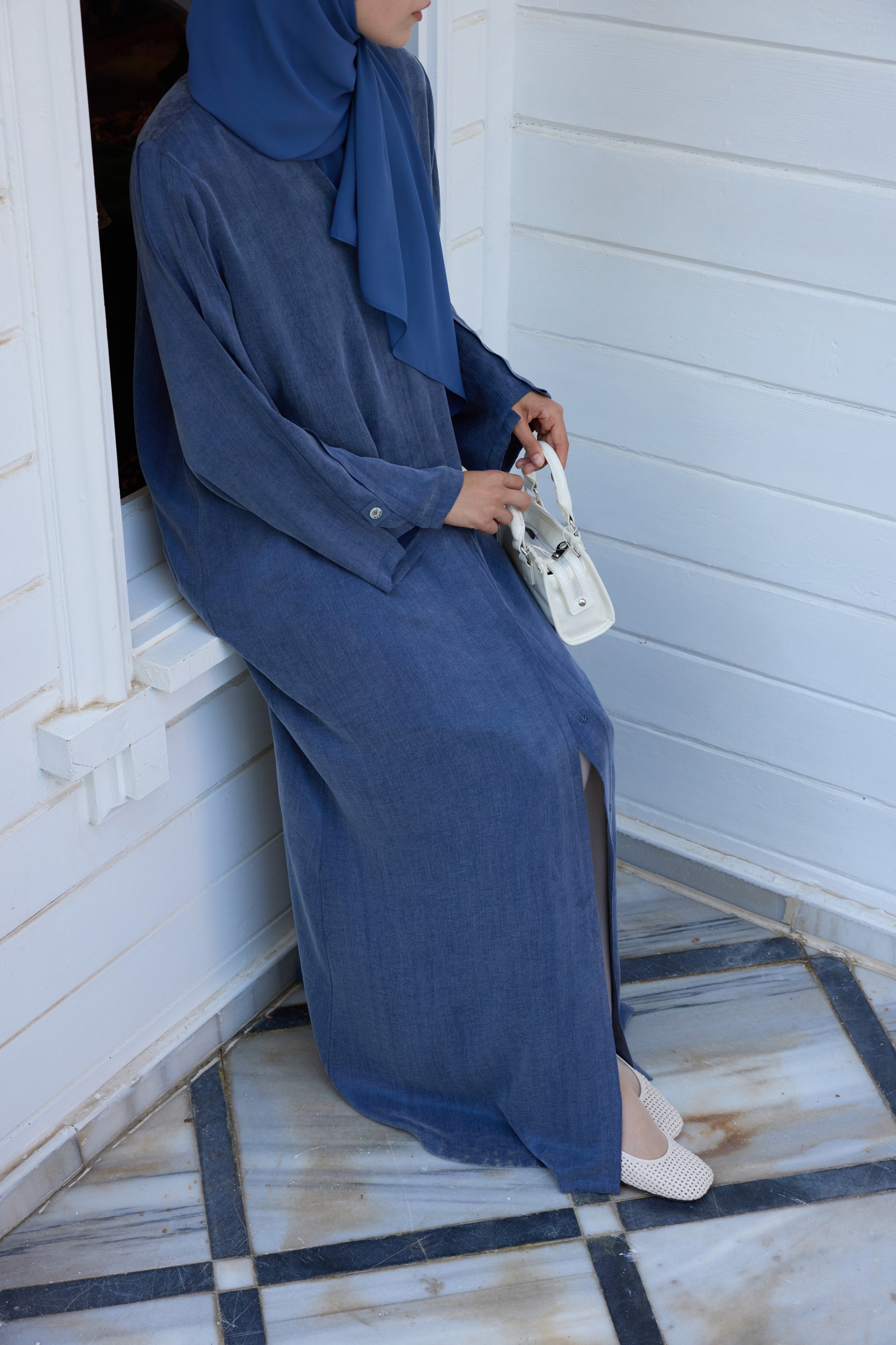 Essential İndigo Abaya Hubab Abaya