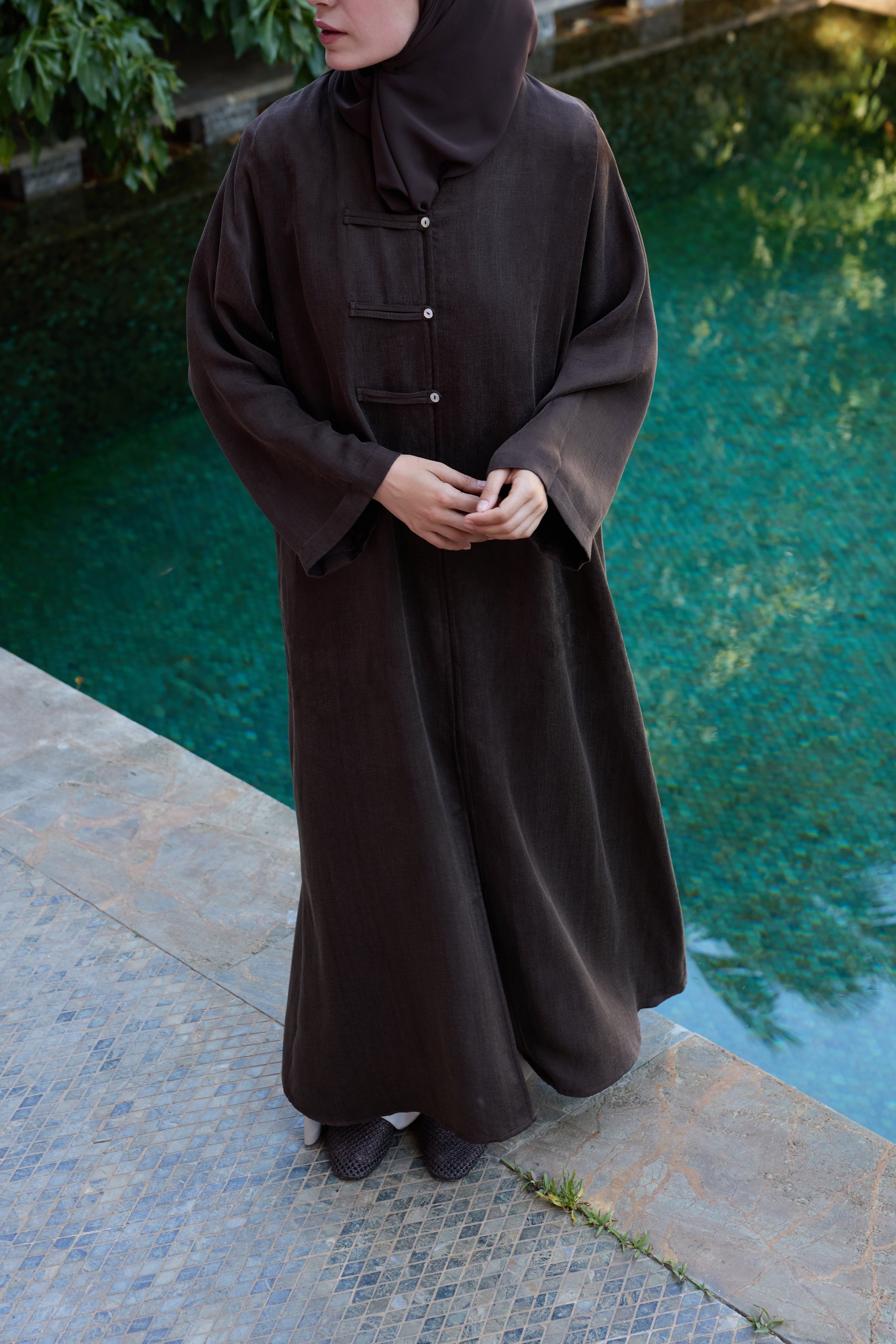 Brit Detaylı Kahverengi Kupra Abaya Hubab Abaya