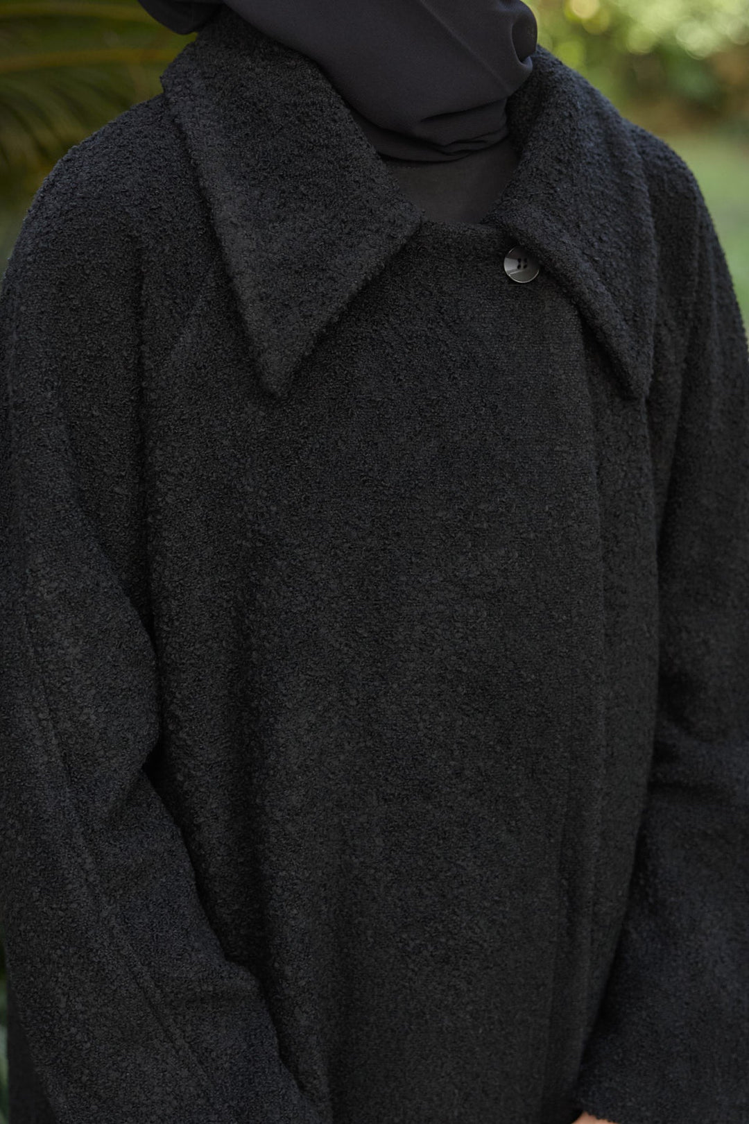 Yaka Detaylı Buklet Kaban Hubab Abaya