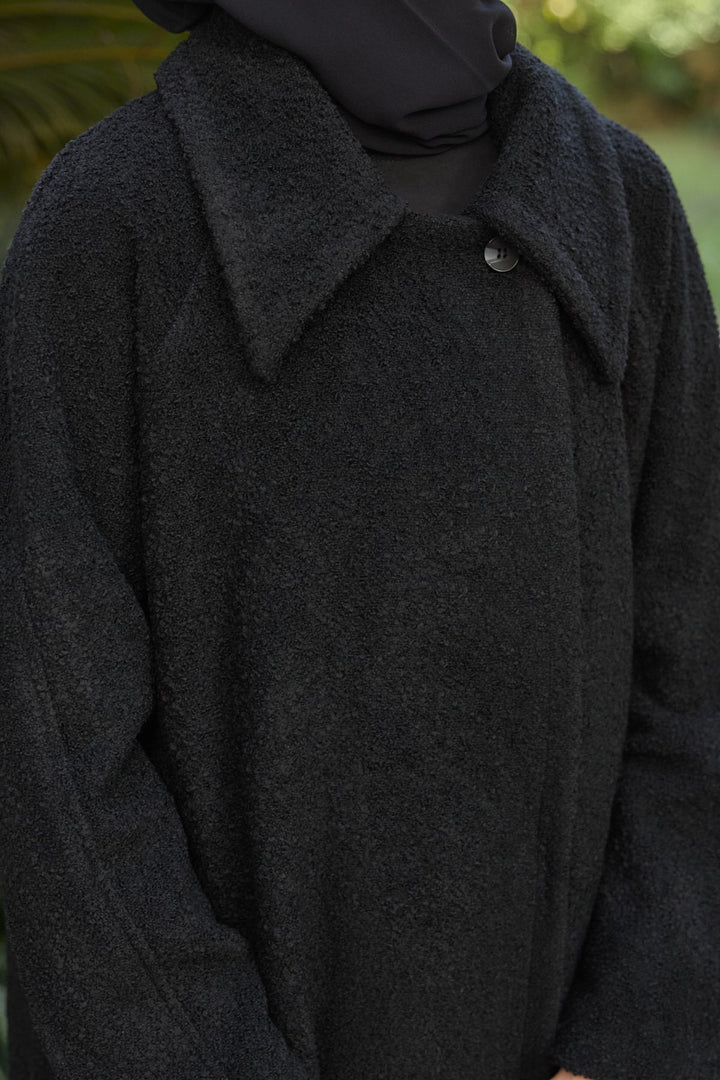 Yaka Detaylı Buklet Kaban Hubab Abaya