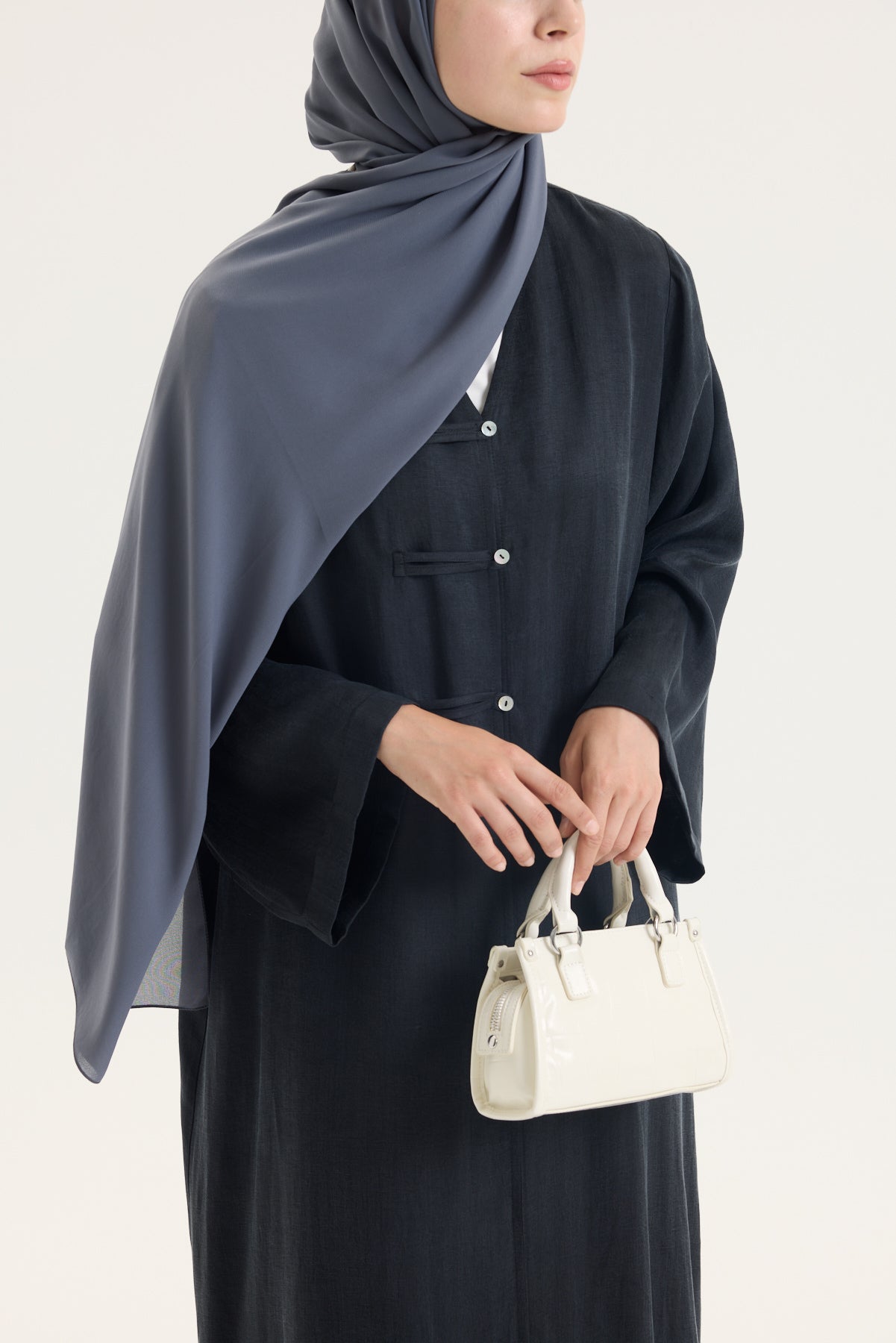 Brit Detaylı Siyah Kupra Abaya Hubab Abaya