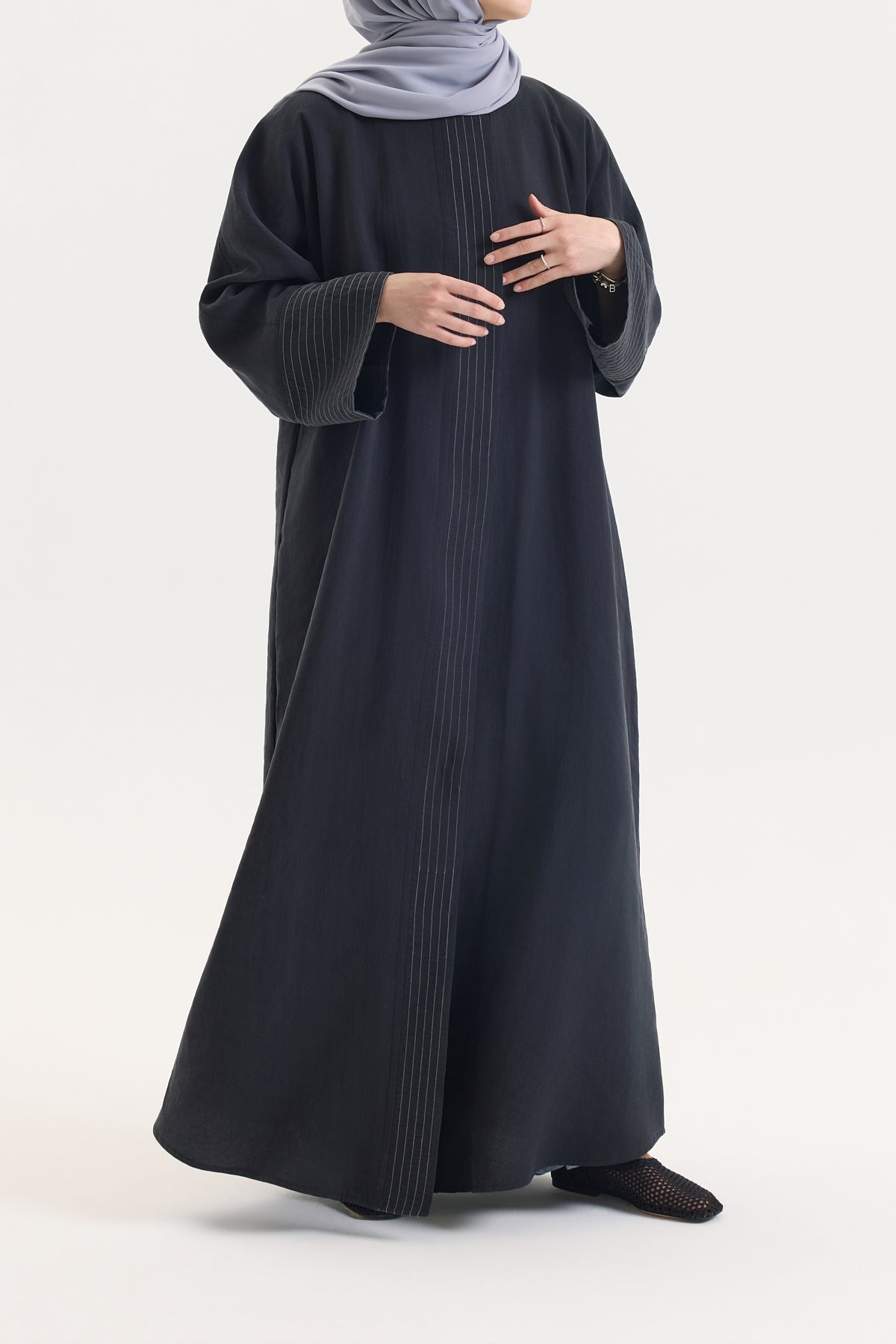 ÇİZGİ DETAYLI SİYAH TENSEL ABAYA Hubab Abaya