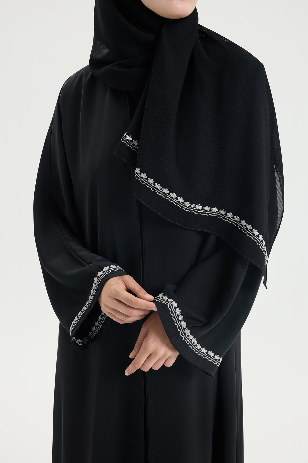 Exclusive Japon İpeği Yonca Nakış Abaya Hubab Abaya