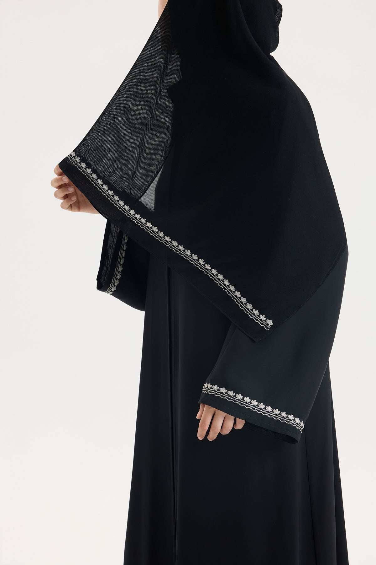 Exclusive Japon İpeği Yonca Nakış Abaya Hubab Abaya
