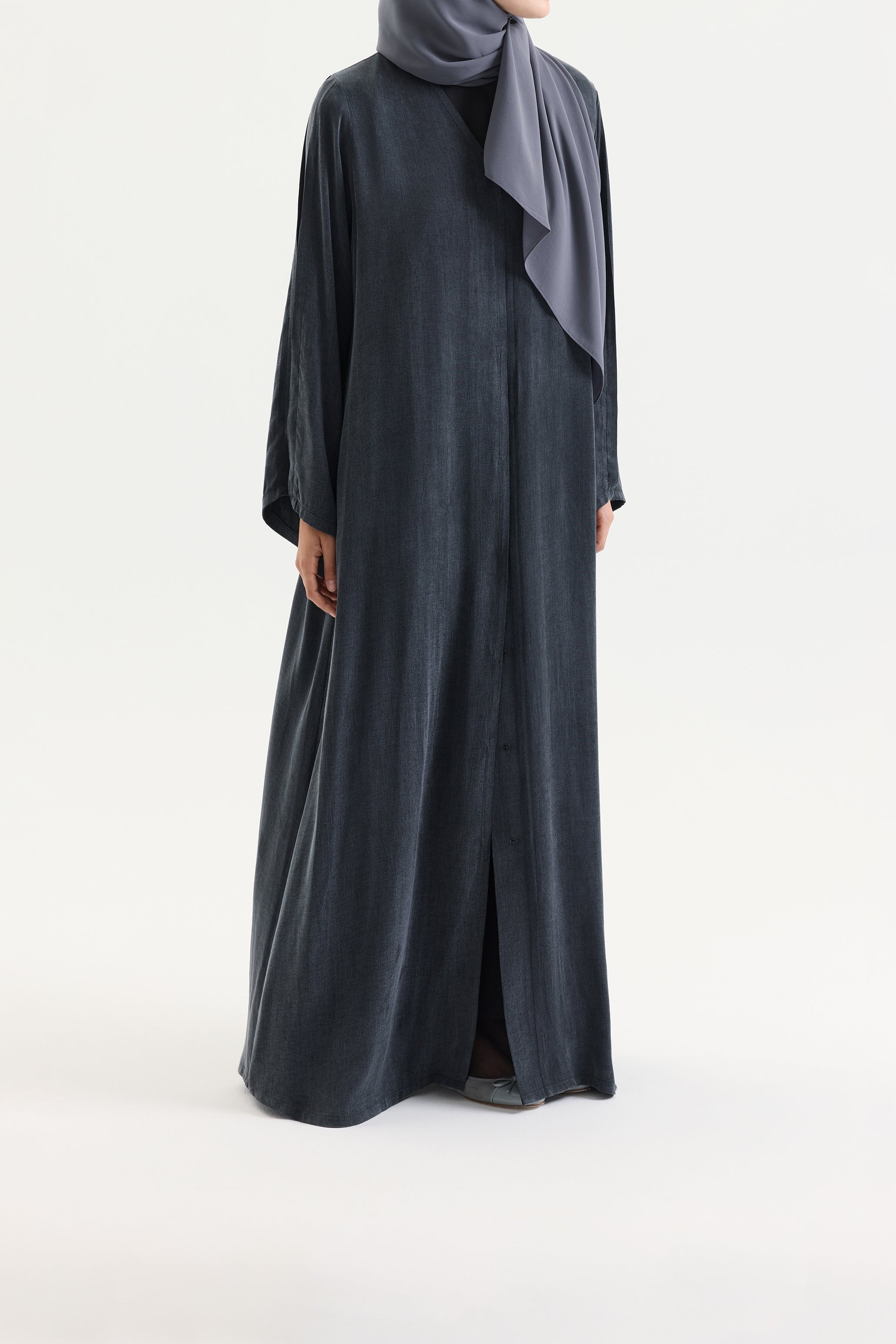Essential Siyah Abaya Hubab Abaya