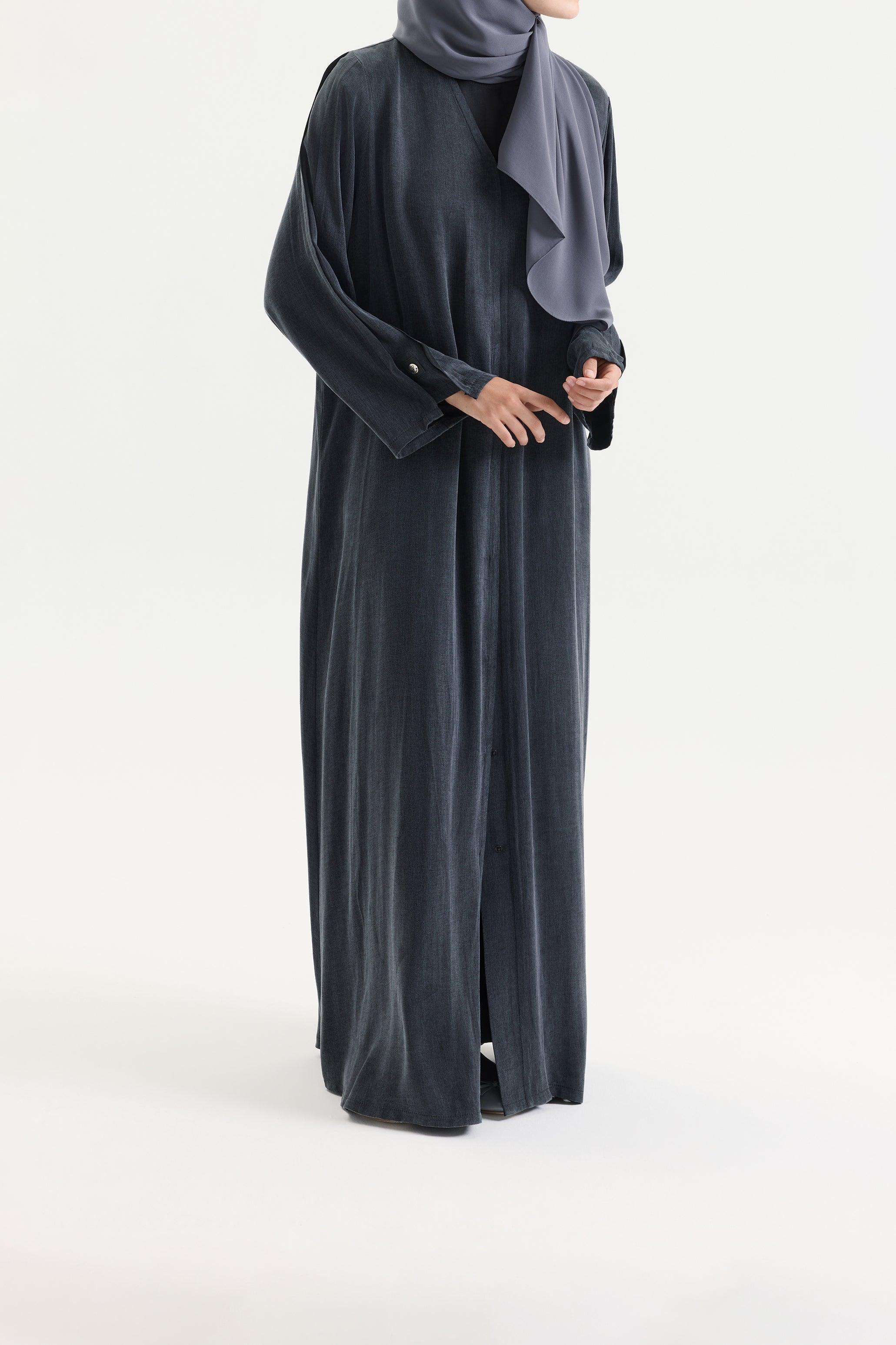 Essential Siyah Abaya Hubab Abaya