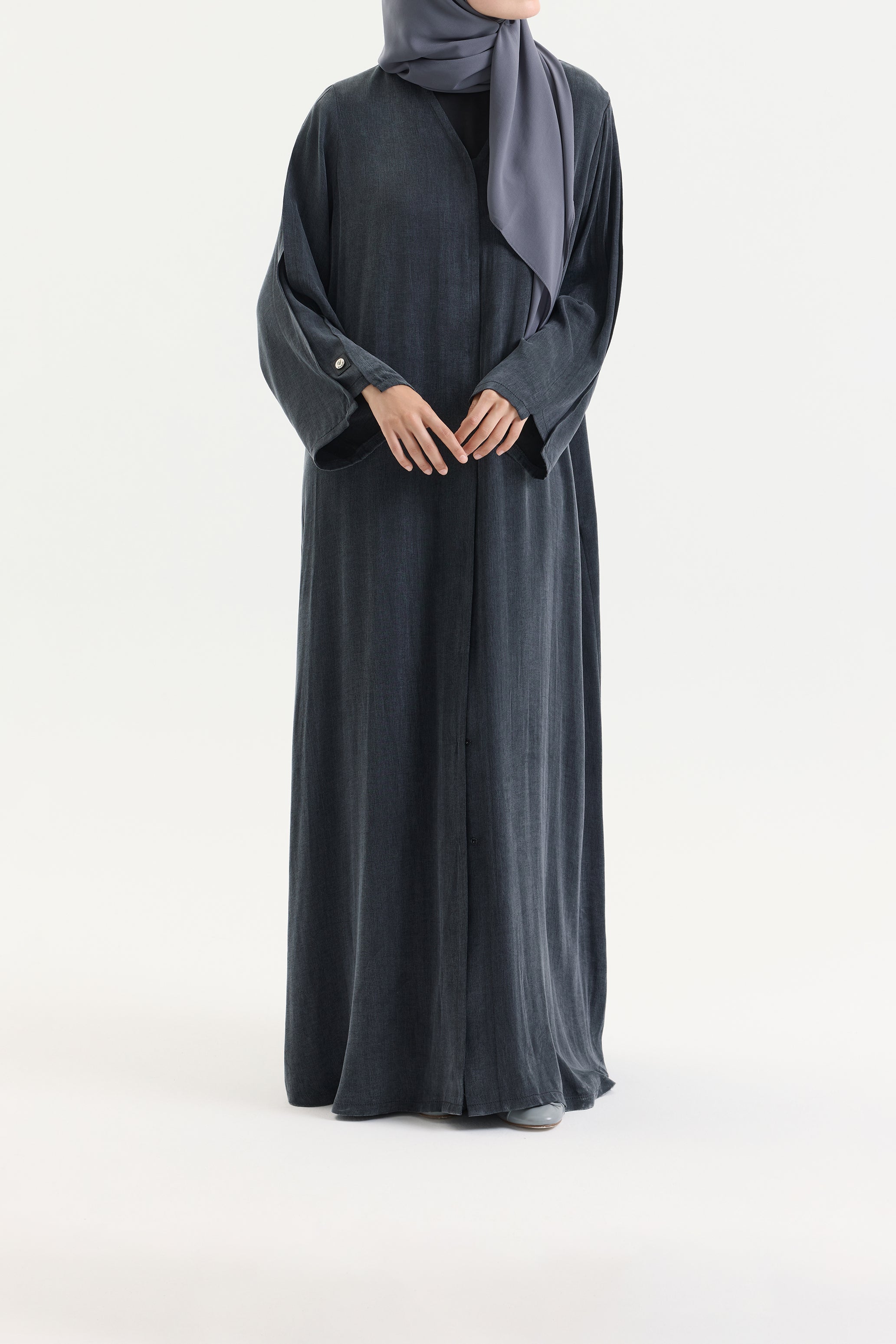 Essential Siyah Abaya Hubab Abaya