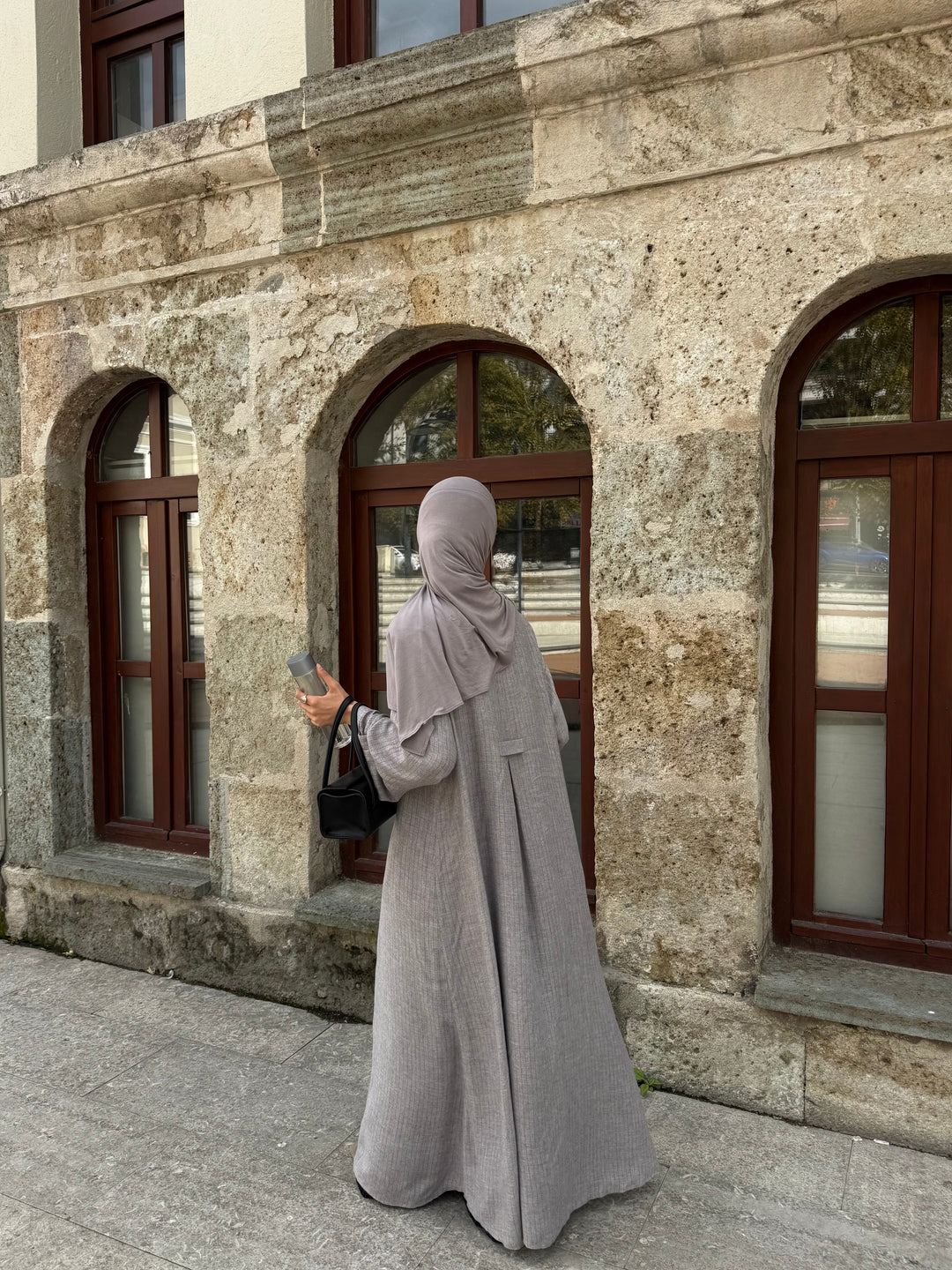 Daily Abaya Gri Hubab Abaya
