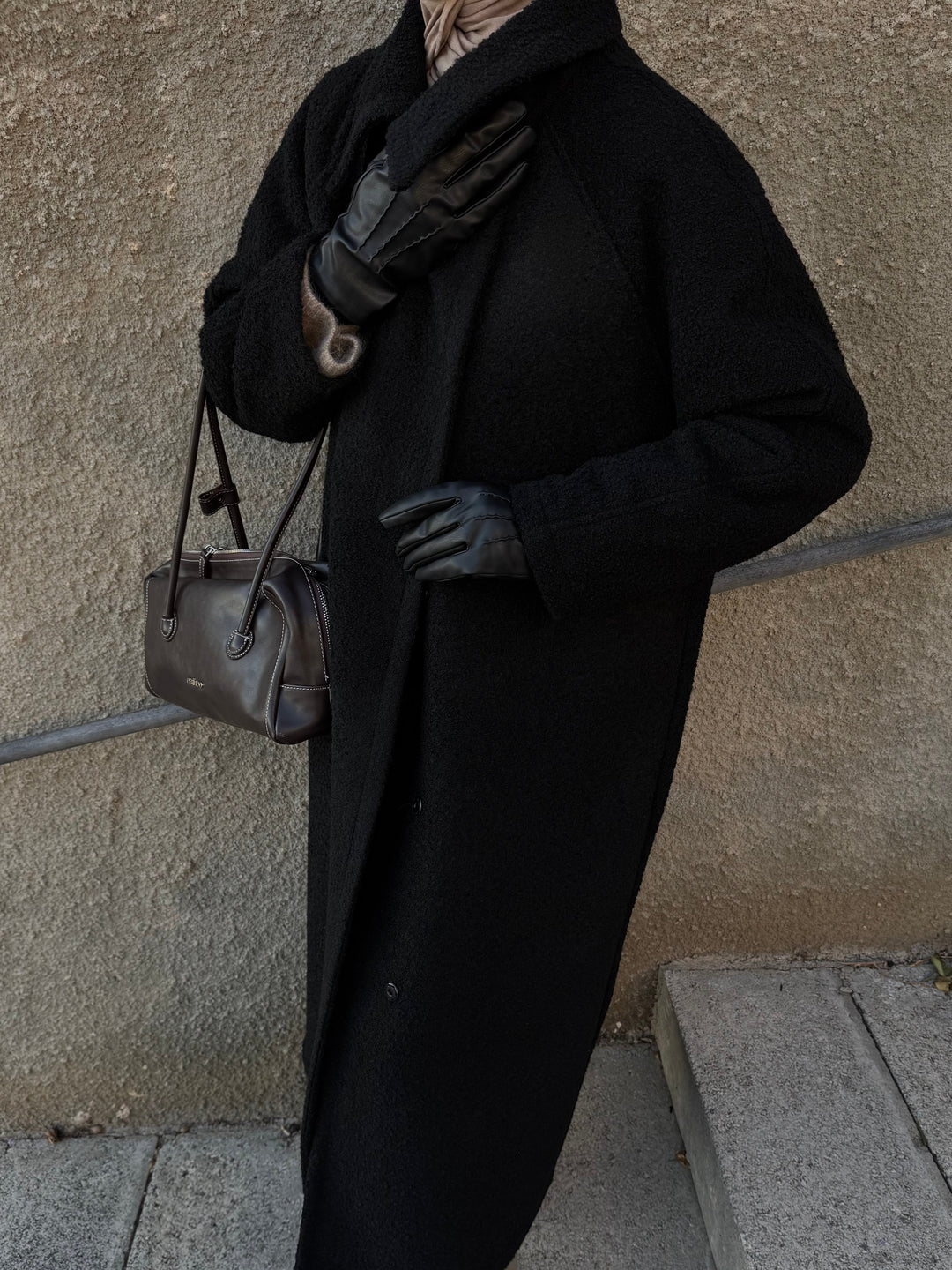 Yaka Detaylı Buklet Kaban Hubab Abaya