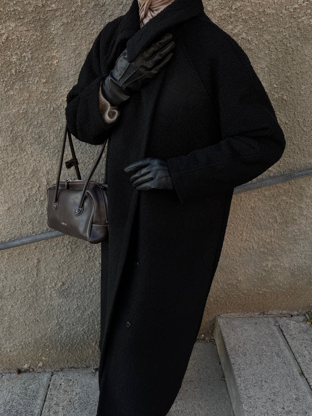 Yaka Detaylı Buklet Kaban Hubab Abaya